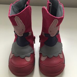 Clarks toddler size 6 1/2 leather boots